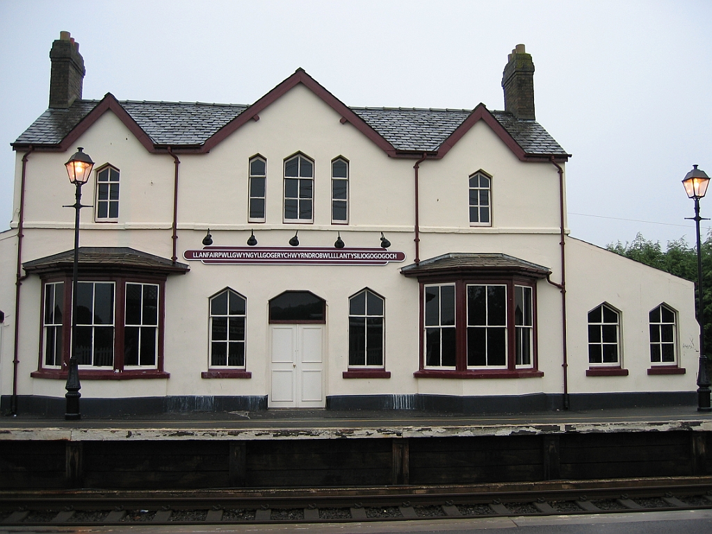 Pays de Galles 066 - Llanfair PG.jpg